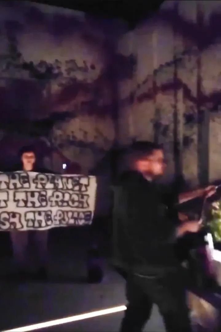Vila de 11 milioane de euro a lui Lionel Messi, vandalizată de activiștii de mediu: ”Este construită ilegal!”_31