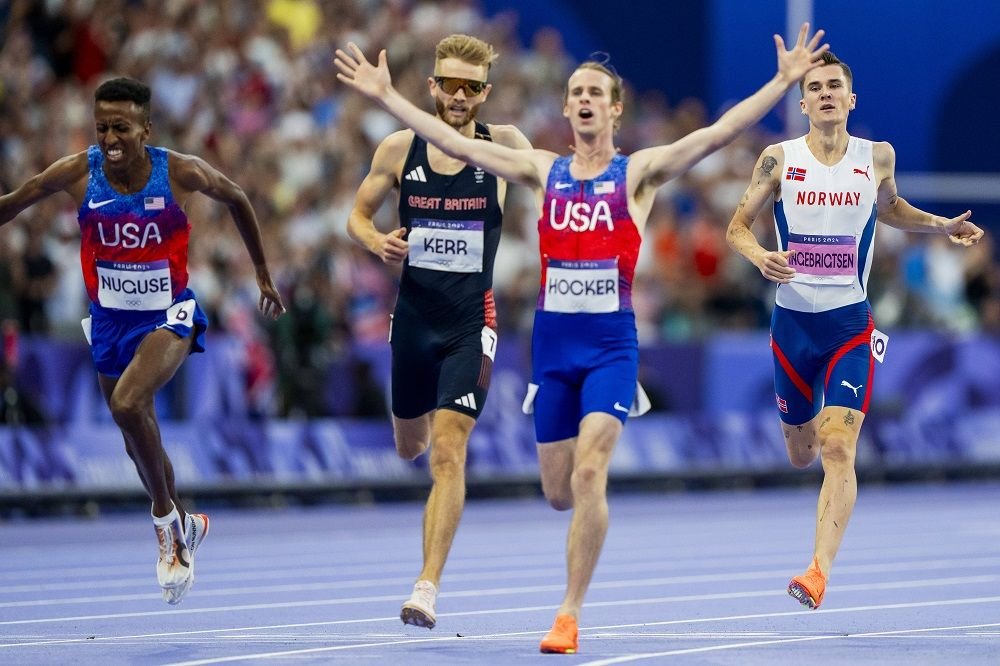 Cum i-a ridiculizat outsiderul Cole Hocker pe marii favoriți la titlul olimpic de la 1500 m, Jakob Ingebrigtsen și Josh Kerr