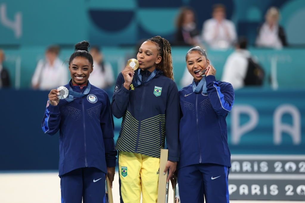 Michelle Obama le apără pe Simone Biles și Jordan Chiles după momentul 