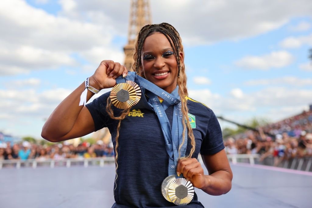 Michelle Obama le apără pe Simone Biles și Jordan Chiles după momentul 