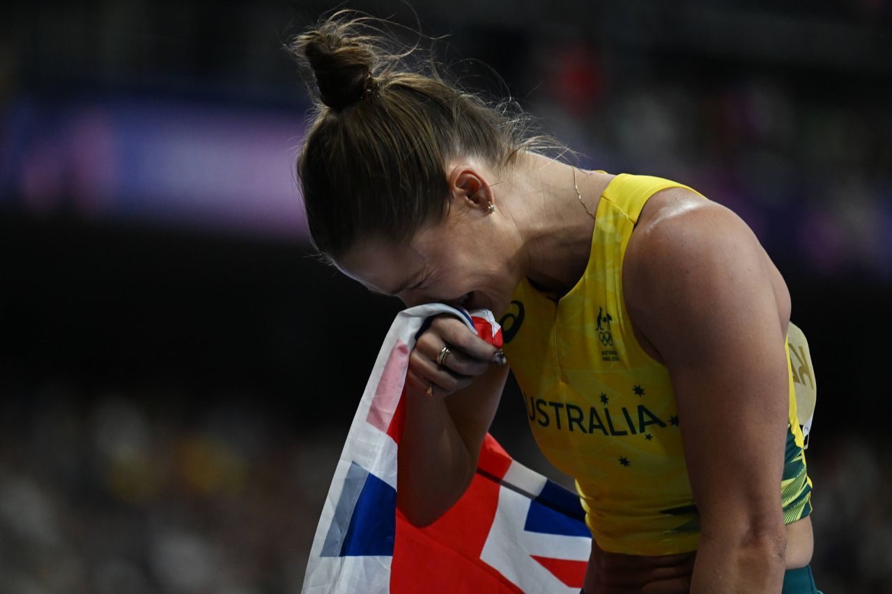 A ratat finala la Tokyo, iar acum a devenit campioană olimpică la Paris!_8