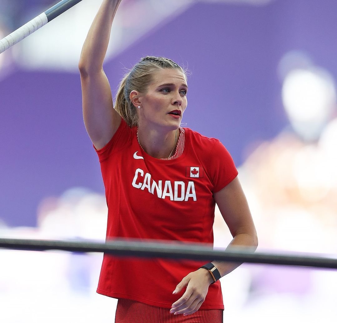 Atleta care câștigă peste 600.000 de euro pe lună de pe OnlyFans a celebrat într-un mod inedit medalia olimpică cucerită la Paris_69