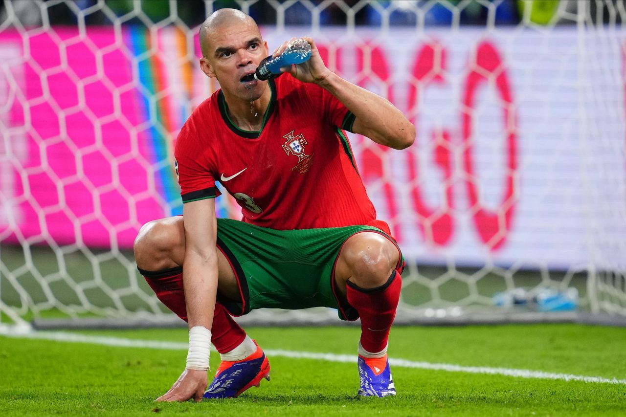Sfârșitul unei ere! La 41 de ani, Pepe și-a anunțat retragerea din fotbal!