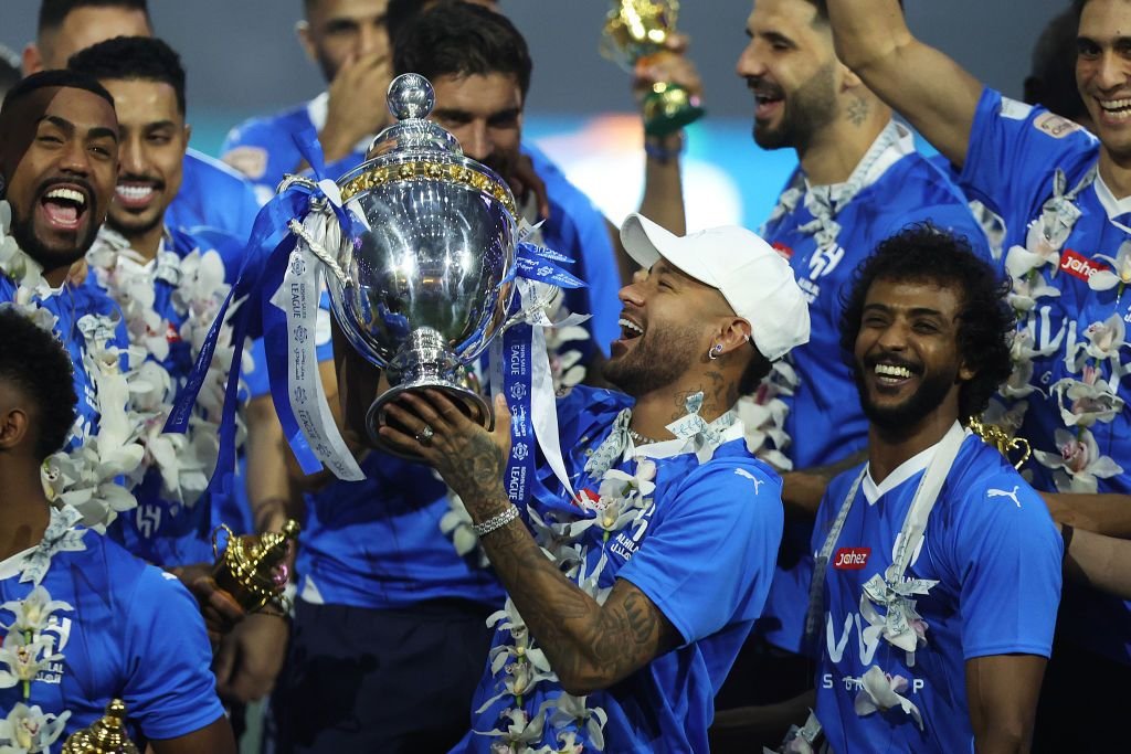 Un model din Ungaria îi cere lui Neymar să facă test de paternitate, pentru că nu și-ar fi recunoscut fetița!_9