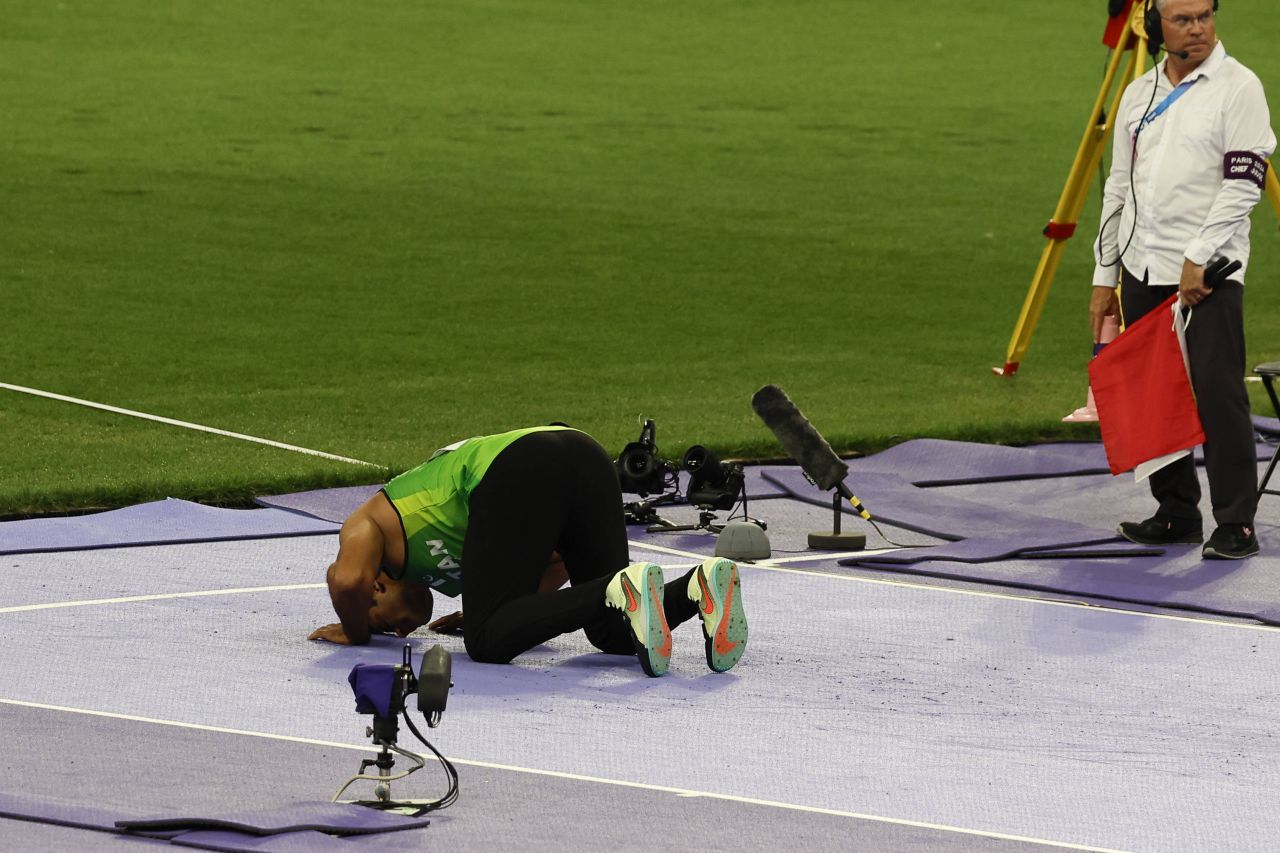 Nebunie cu prăjituri și bomboane în Pakistan după aurul olimpic al lui Arshad Nadeem! ”El a dus aurul, noi nu avem nimic”_6