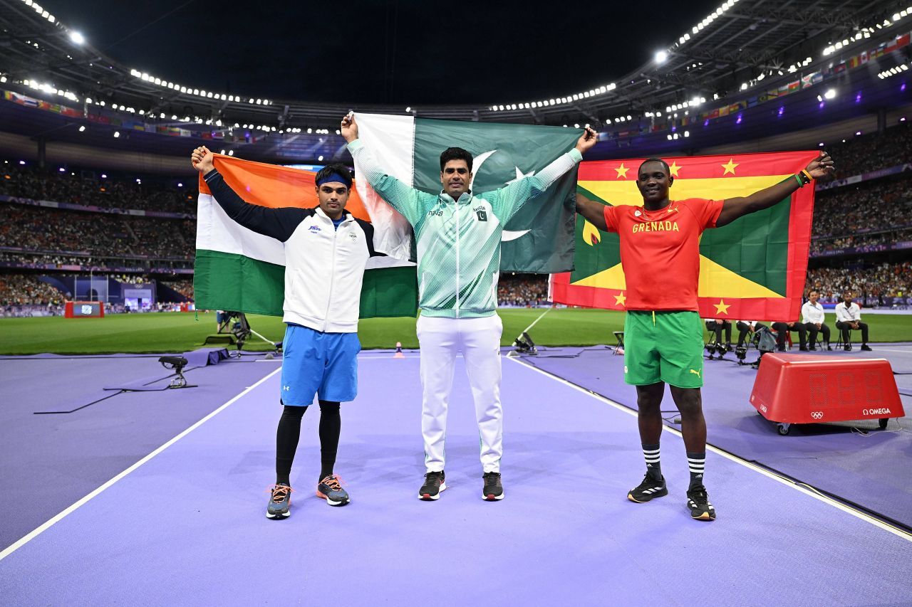 Nebunie cu prăjituri și bomboane în Pakistan după aurul olimpic al lui Arshad Nadeem! ”El a dus aurul, noi nu avem nimic”_11