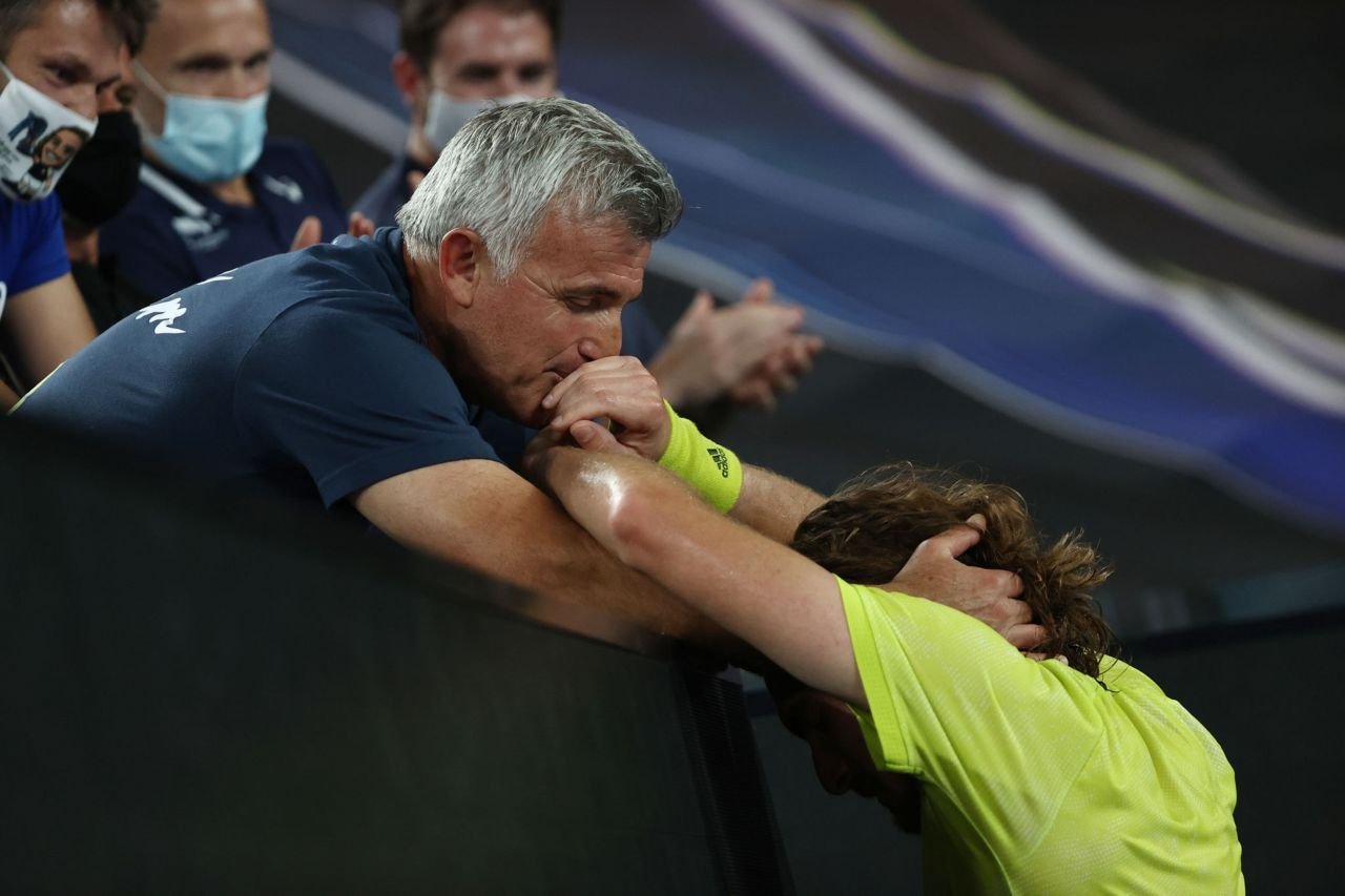 Tsitsipas și-a insultat tatăl în cel mai josnic mod posibil, iar acum vrea să îl dea afară: motivul invocat_25
