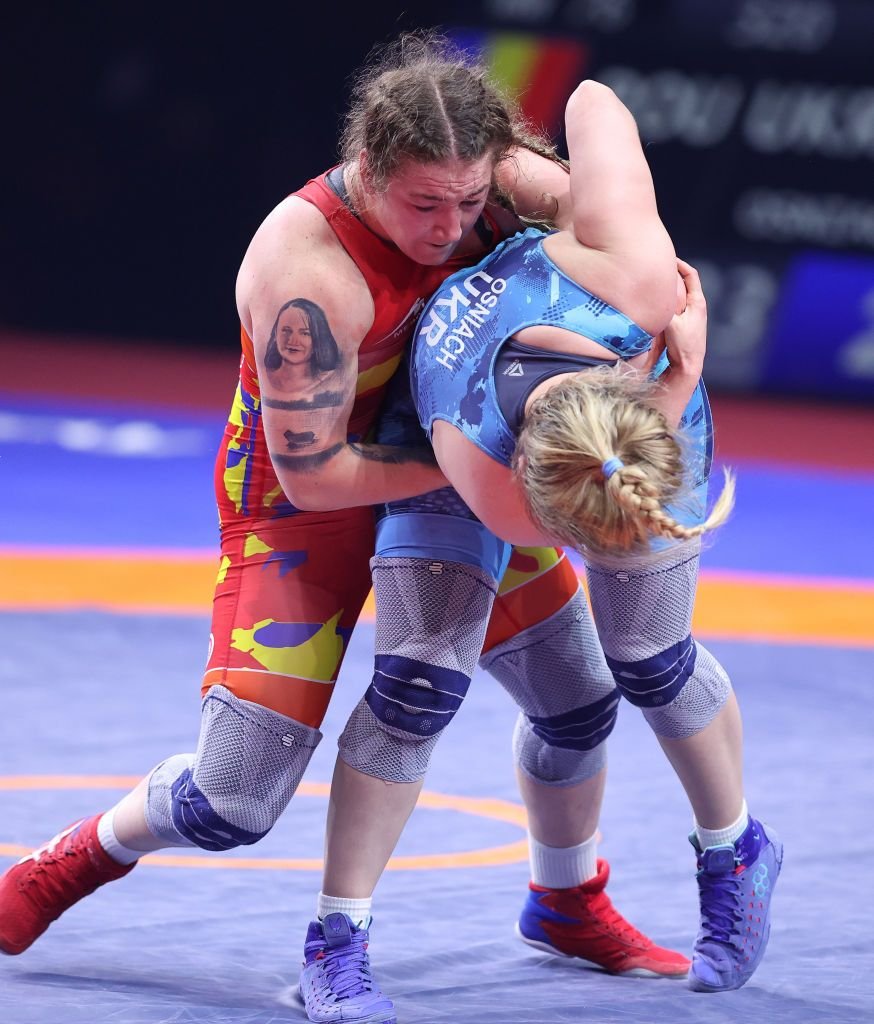 Zi neagră pentru Cătălina Axente la Jocurile Olimpice! Scoasă pe targă după ce a fost aruncată pe spate de Kennedy Blades_2