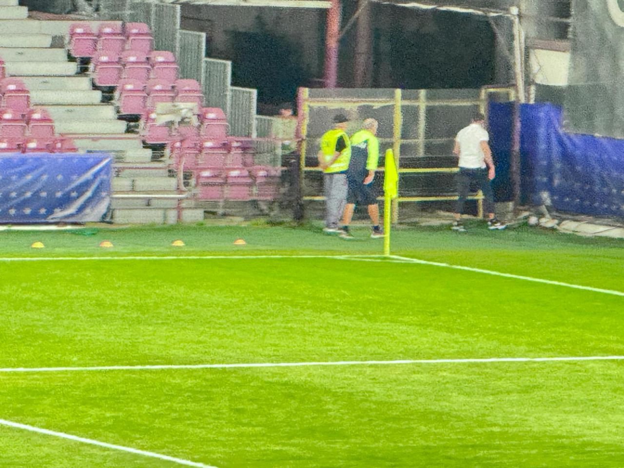 Ce nu s-a văzut la TV! Gestul făcut de Dan Petrescu, după ce a fost eliminat de arbitru_9