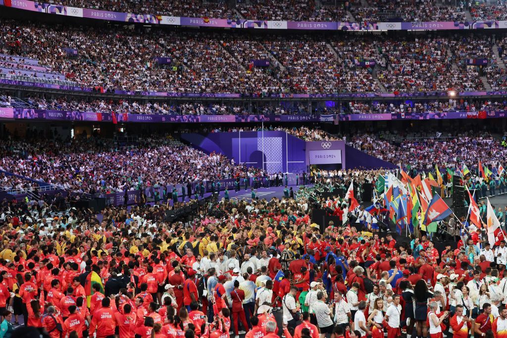 Ceremonie grandioasă la încheierea Jocurilor Olimpice de la Paris! Mihaela Cambei a purtat drapelul României_9