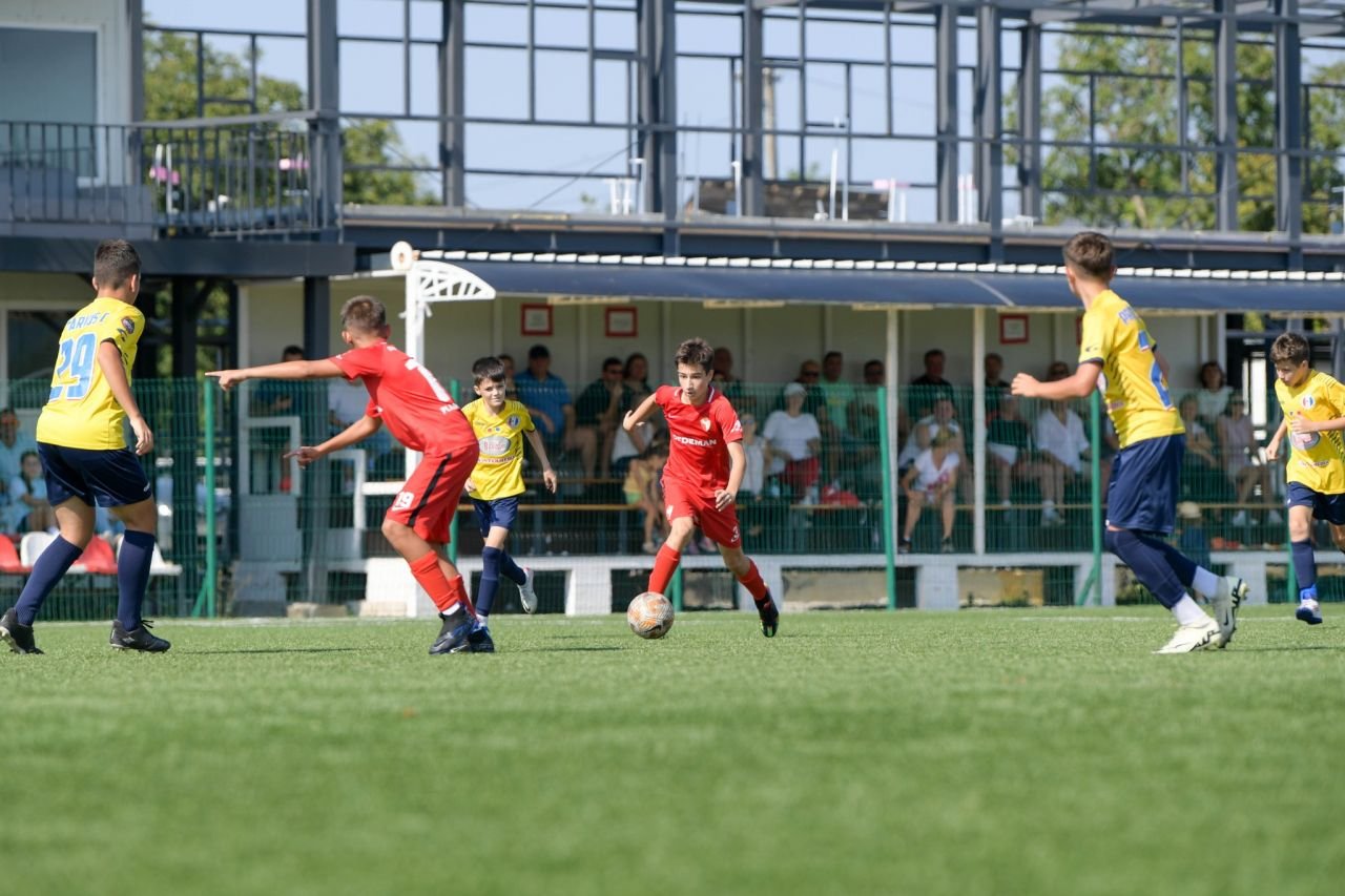 Liga Elitelor?! Scor ireal în FC Bacău - Școala de Fotbal Oțelul Galați, goluri cam câți spectatori prezenți!_9