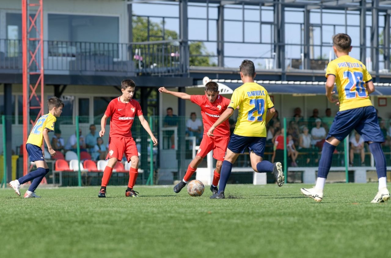 Liga Elitelor?! Scor ireal în FC Bacău - Școala de Fotbal Oțelul Galați, goluri cam câți spectatori prezenți!_12