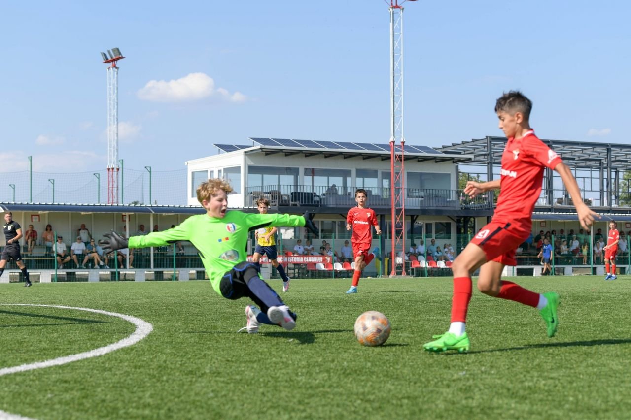 Liga Elitelor?! Scor ireal în FC Bacău - Școala de Fotbal Oțelul Galați, goluri cam câți spectatori prezenți!_16