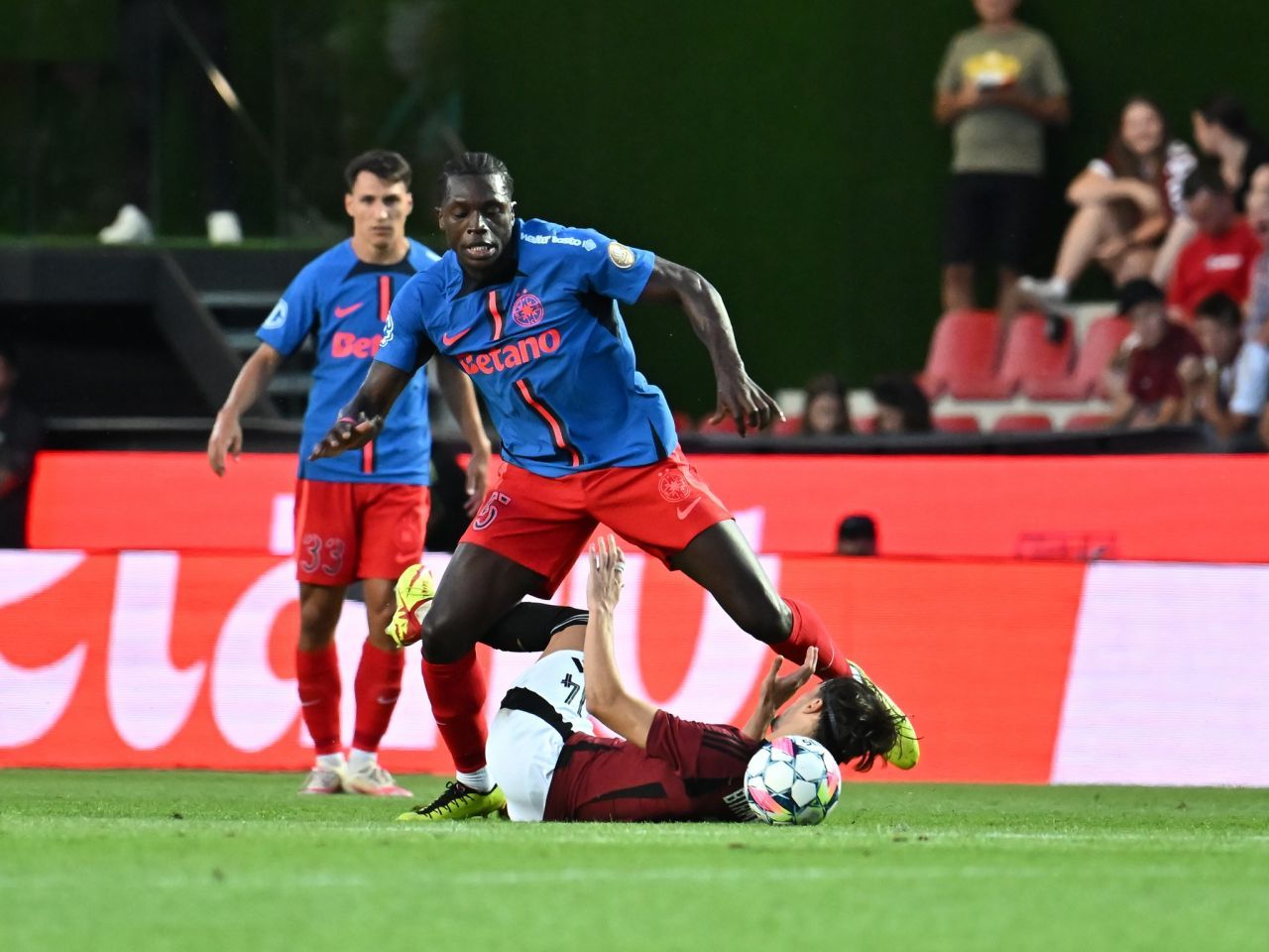Cehii, surprinși de ce au găsit în București, înainte de FCSB - Sparta Praga: ”Infernal și mai puțin decât ideal”_2