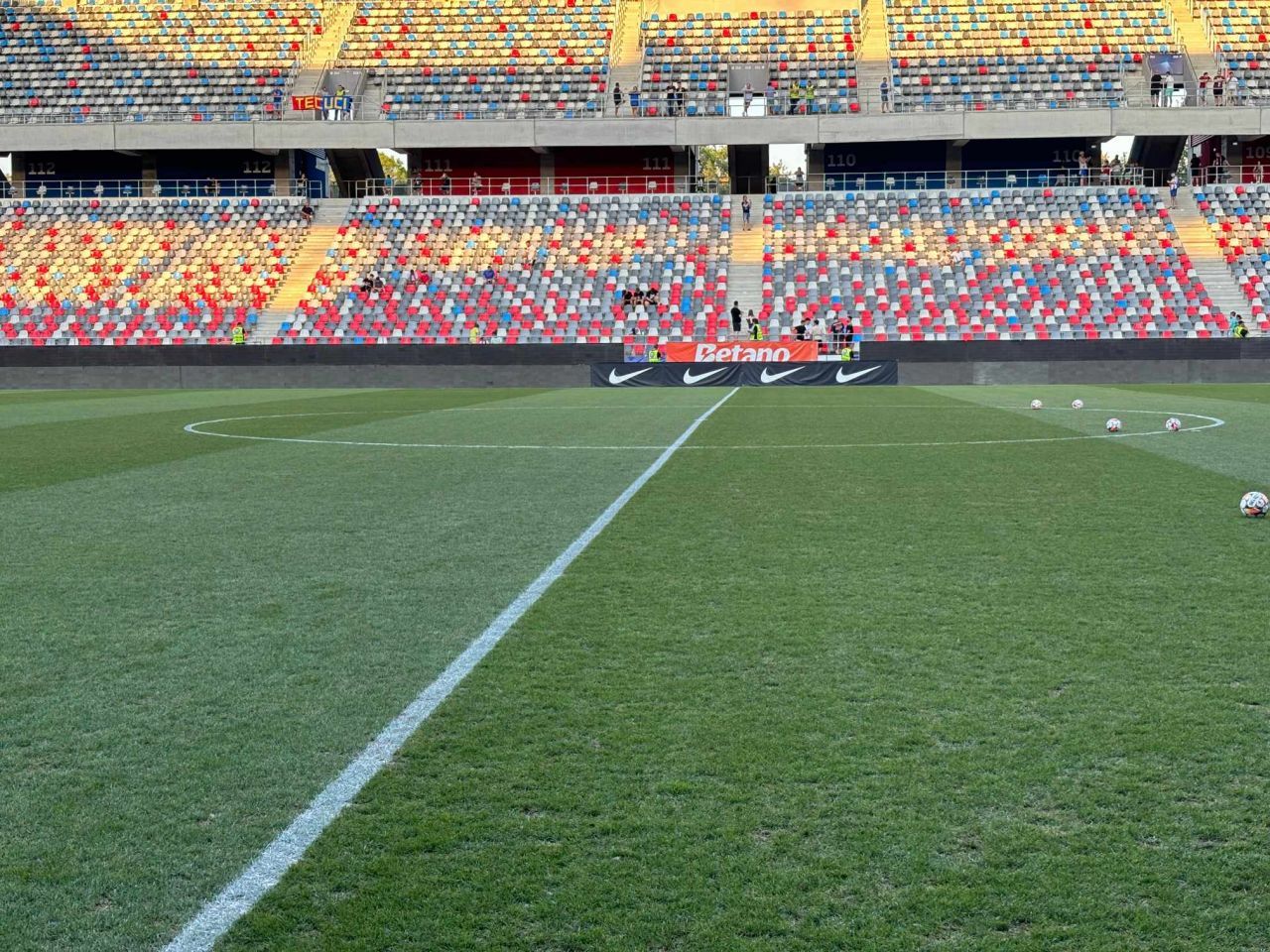 Cum arată gazonul de pe stadionul din Ghencea cu două ore înainte de FCSB - Sparta Praga (21:30, LIVE pe VOYO și PRO TV)_6