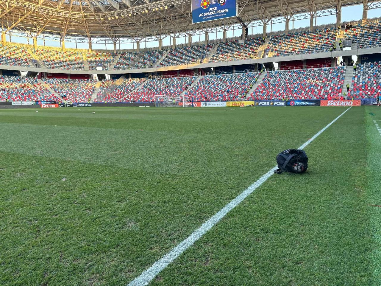 Cum arată gazonul de pe stadionul din Ghencea cu două ore înainte de FCSB - Sparta Praga (21:30, LIVE pe VOYO și PRO TV)_8