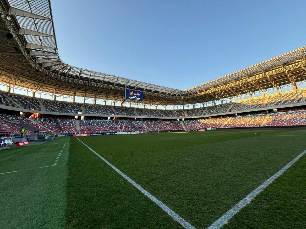 Cum arată gazonul de pe stadionul din Ghencea cu două ore înainte de FCSB - Sparta Praga (21:30, LIVE pe VOYO și PRO TV)_1
