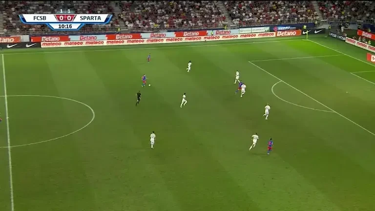 FCSB - Sparta Praga: ocazie FCSB (minutul 11)