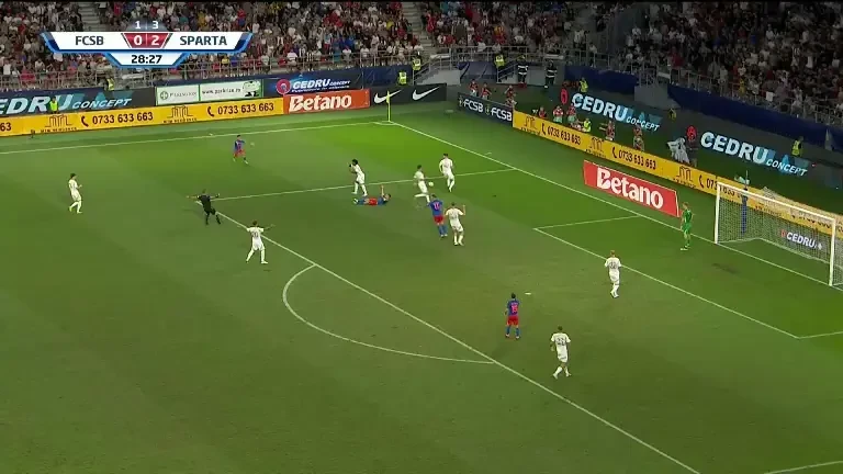 FCSB - Sparta Praga: fault asupra lui Darius Olaru (minutul 29)