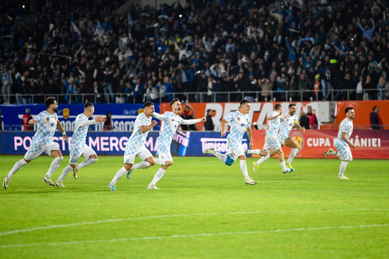 Bayern - Barcelona, Man. United - Arsenal și Astana - Corvinul. Eșecul cu 8-2 nu intră în topul negativ al fotbalului românesc_11