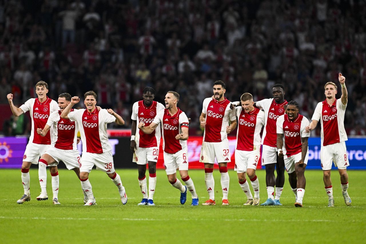 Ajax s-a calificat în play-off-ul Europa League după 34 de lovituri de departajare! Portarul de 40 de ani a apărat 5 și a transformat_2