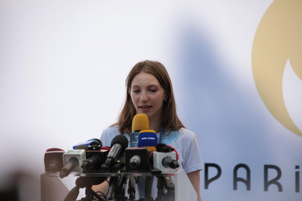 Ana Bărbosu a primit un automobil de lux de la Țiriac, dar deocamdată nu-l va conduce. Cum a reacționat gimnasta _5