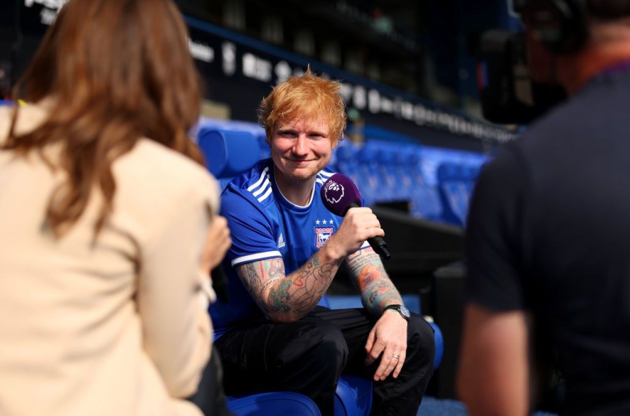Motivul pentru care Ed Sheeran a plecat la pauză la debutul echipei sale în Premier League_2