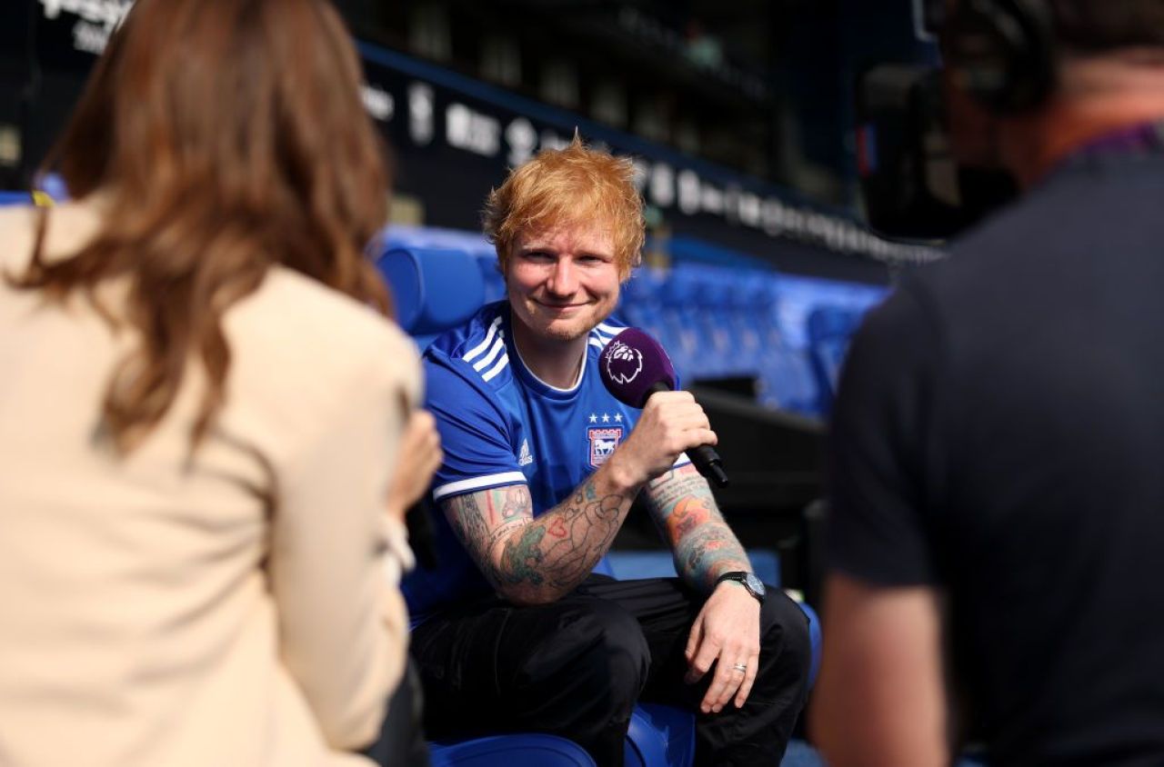 Motivul pentru care Ed Sheeran a plecat la pauză la debutul echipei sale în Premier League_3
