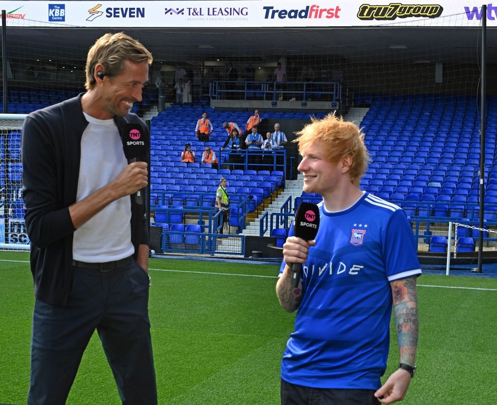 Motivul pentru care Ed Sheeran a plecat la pauză la debutul echipei sale în Premier League_4