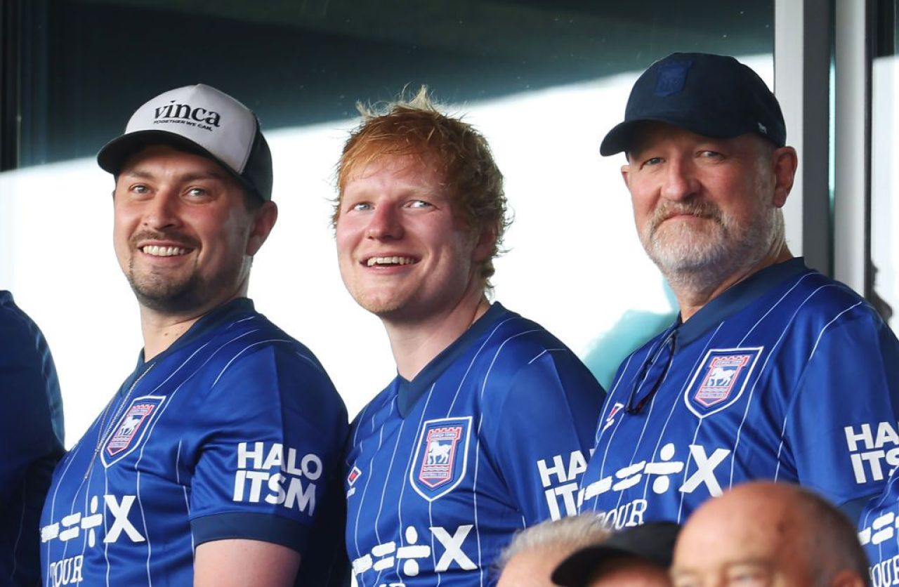Motivul pentru care Ed Sheeran a plecat la pauză la debutul echipei sale în Premier League_1