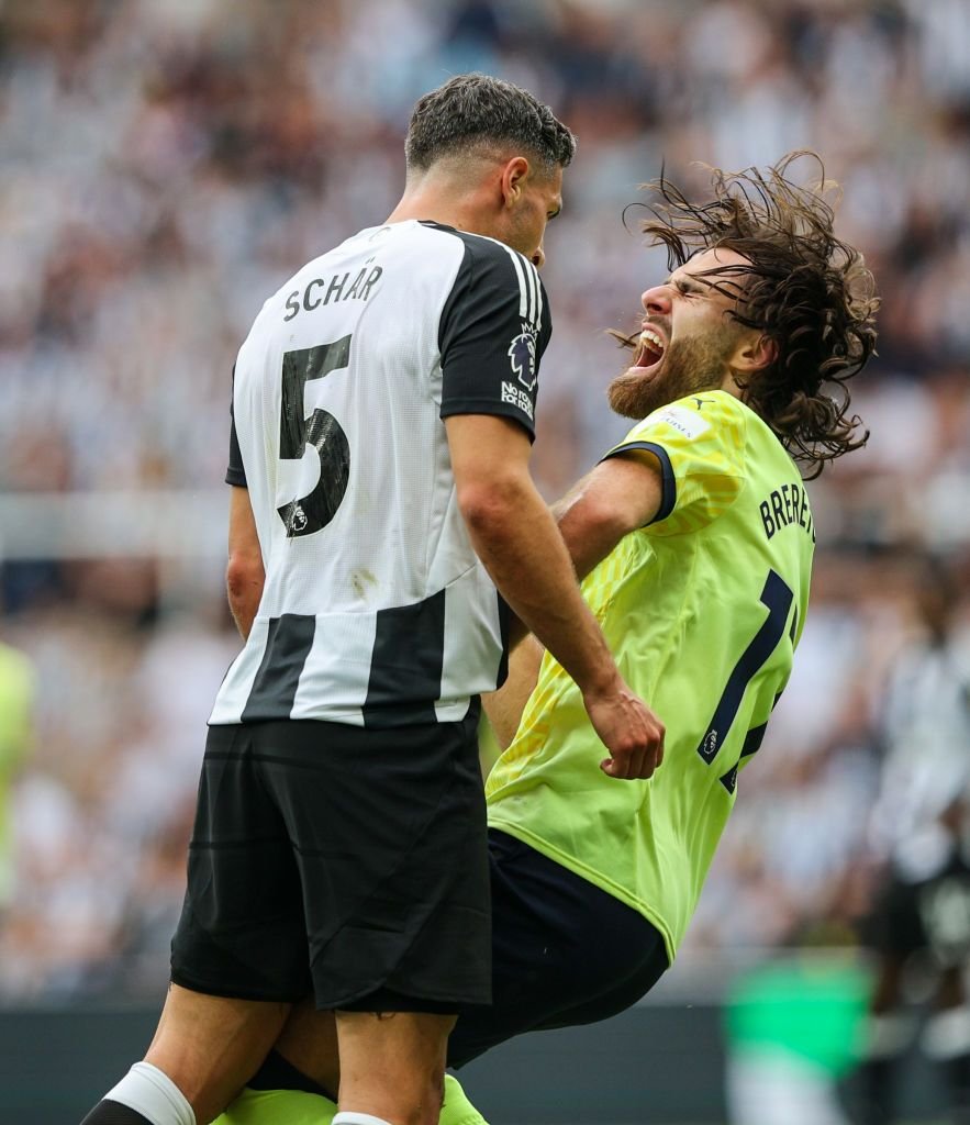 Cartonașul roșu din Premier League a stârnit o controversă în Anglia: 