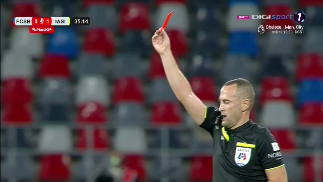Greșeală uriașă! Darius Olaru, eliminat în prima repriză a meciului FCSB - Poli Iași_13