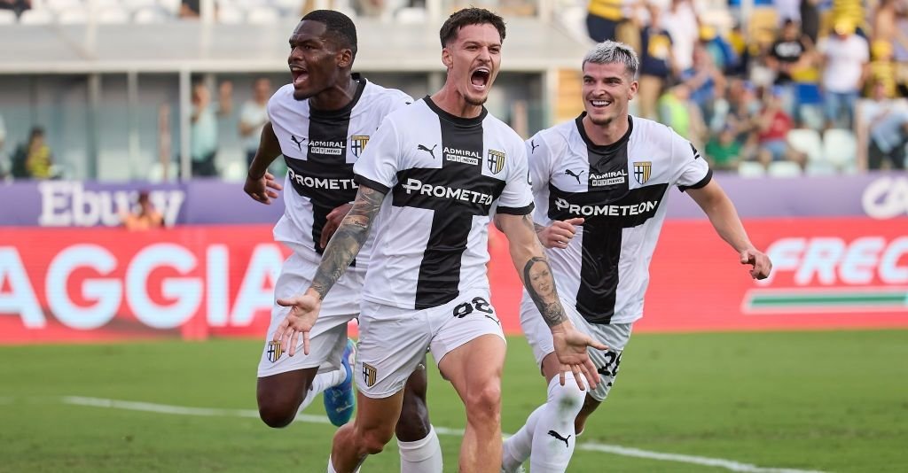 Cum sunt descriși Man și Mihăilă în Italia după remiza Parmei cu Fiorentina din Serie A_5