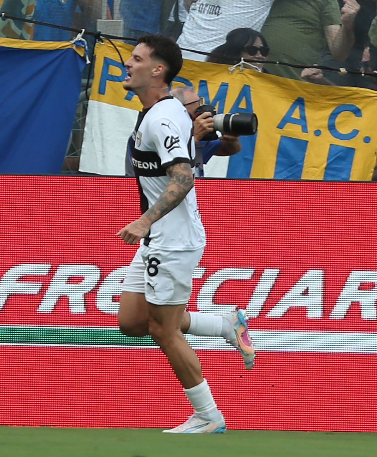 Cum sunt descriși Man și Mihăilă în Italia după remiza Parmei cu Fiorentina din Serie A_10