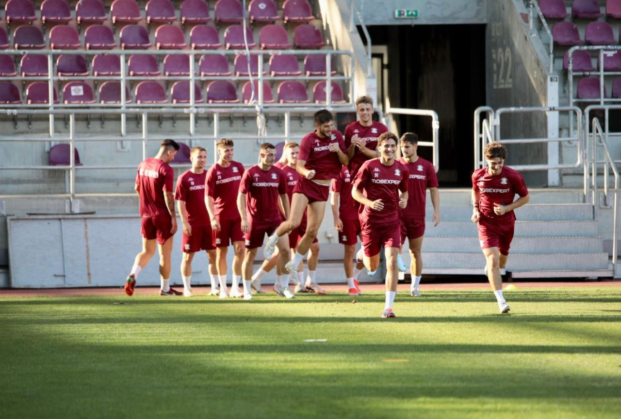 Peripeții înainte de Rapid - Dinamo! Neil Lennon i-a surprins pe toți la antrenamente_5