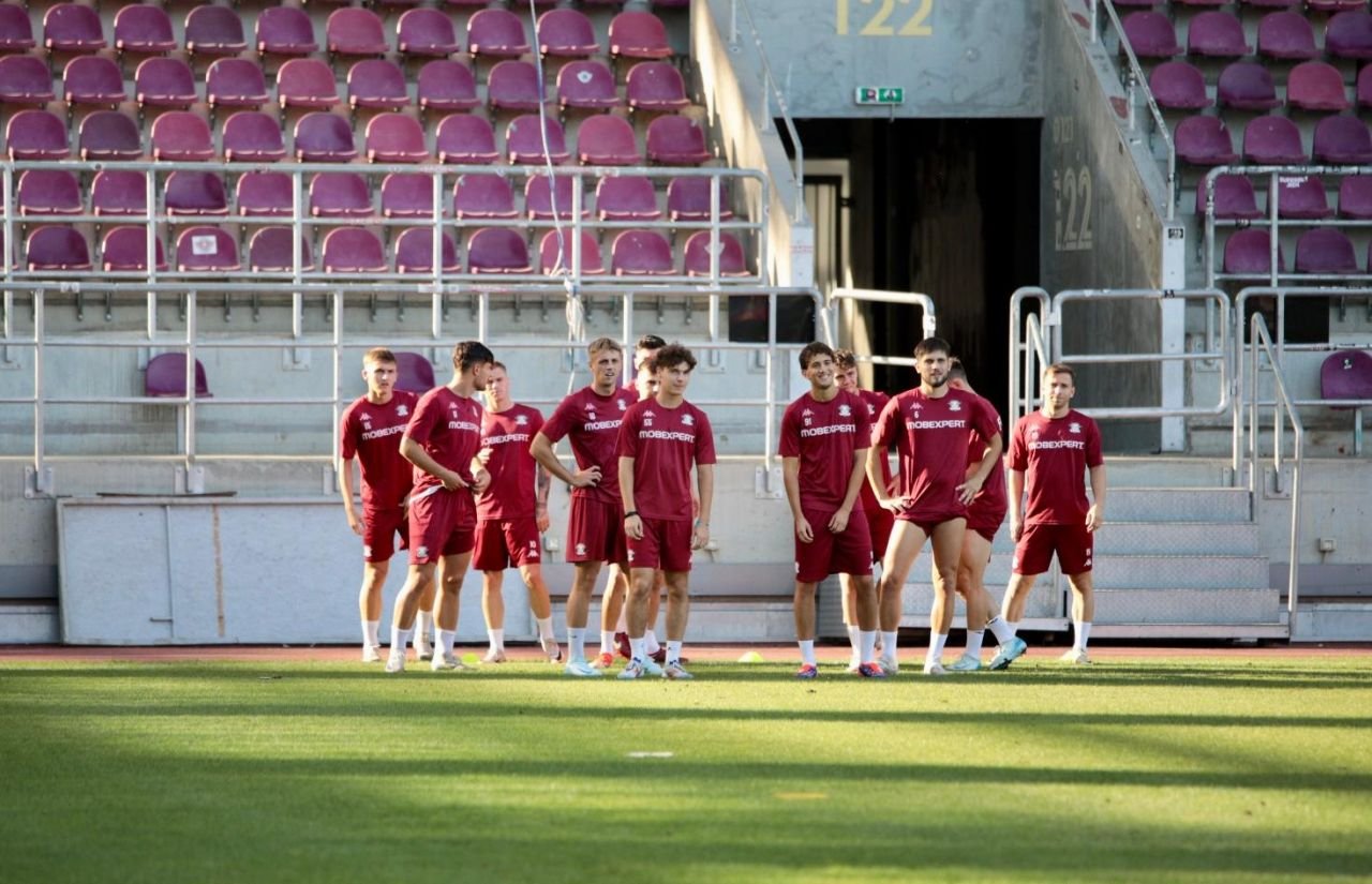 Peripeții înainte de Rapid - Dinamo! Neil Lennon i-a surprins pe toți la antrenamente_6