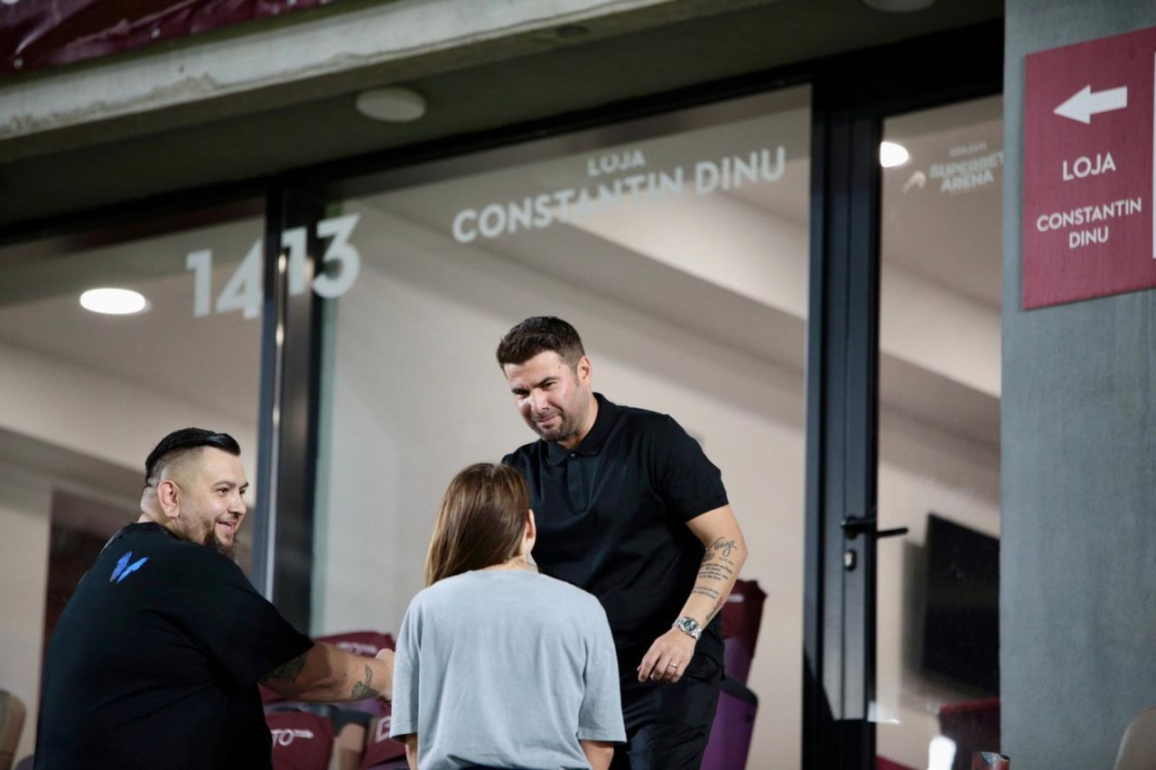 Fierbe Giuleștiul! Fostul antrenor, standing ovation &icirc;n tribune. Fanii s-au &icirc;nghesuit să facă poze cu el