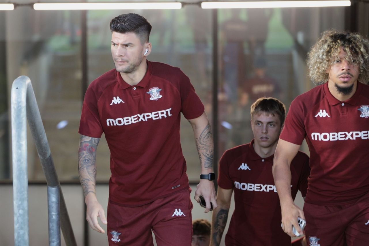 Remiza dintre Rapid și Dinamo, în imagini. Spectacol roș-alb-vișiniu, pe gazon și în tribune_6
