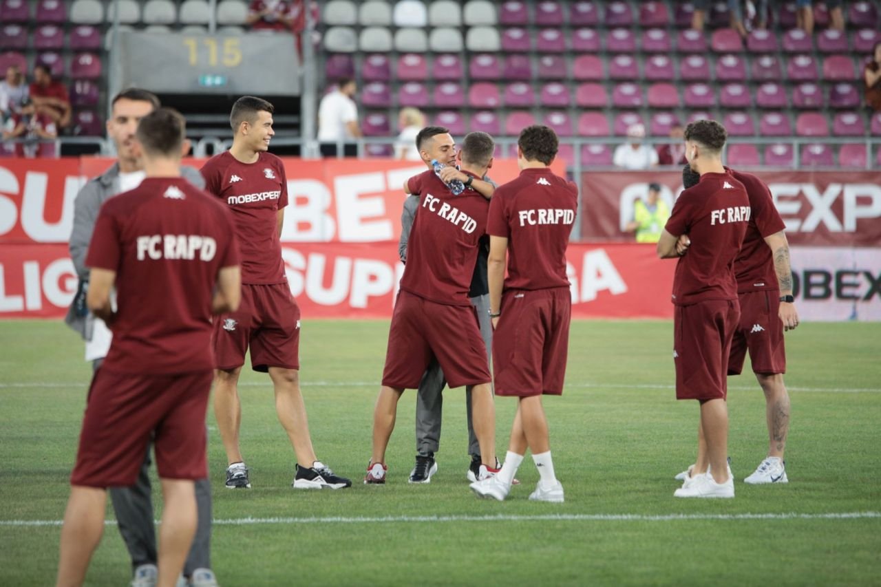 Remiza dintre Rapid și Dinamo, în imagini. Spectacol roș-alb-vișiniu, pe gazon și în tribune_9