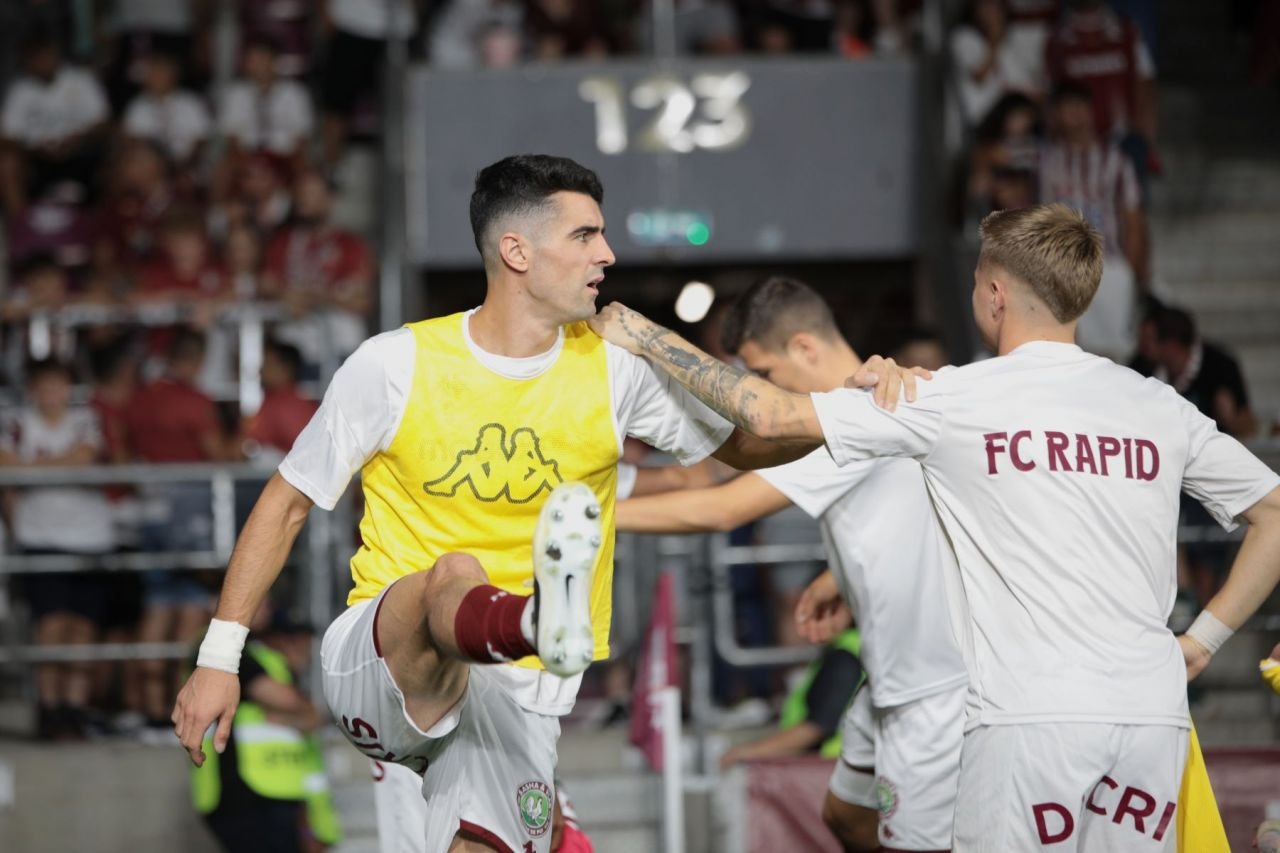 Remiza dintre Rapid și Dinamo, în imagini. Spectacol roș-alb-vișiniu, pe gazon și în tribune_17