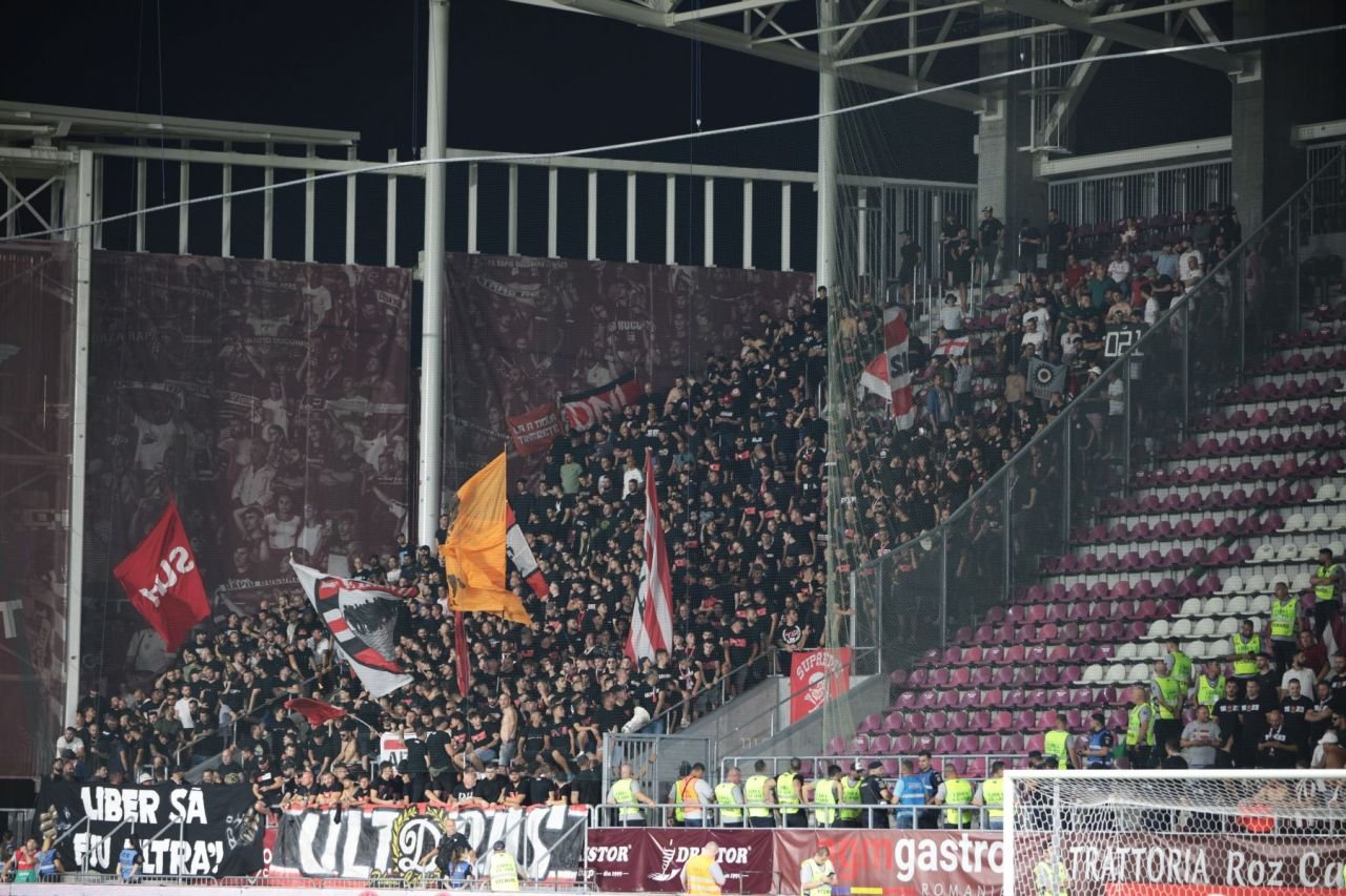 Remiza dintre Rapid și Dinamo, în imagini. Spectacol roș-alb-vișiniu, pe gazon și în tribune_30