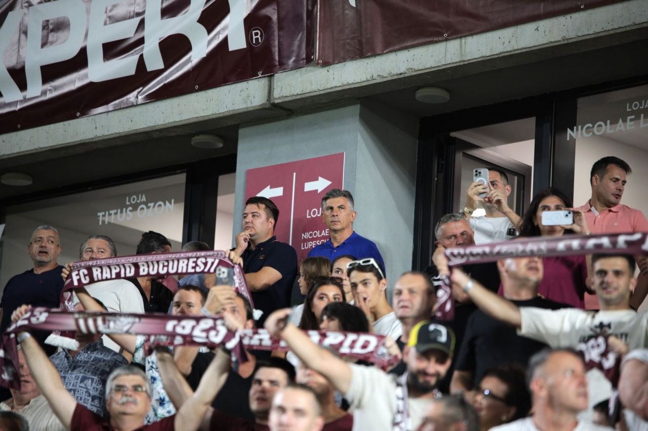 Remiza dintre Rapid și Dinamo, în imagini. Spectacol roș-alb-vișiniu, pe gazon și în tribune_36