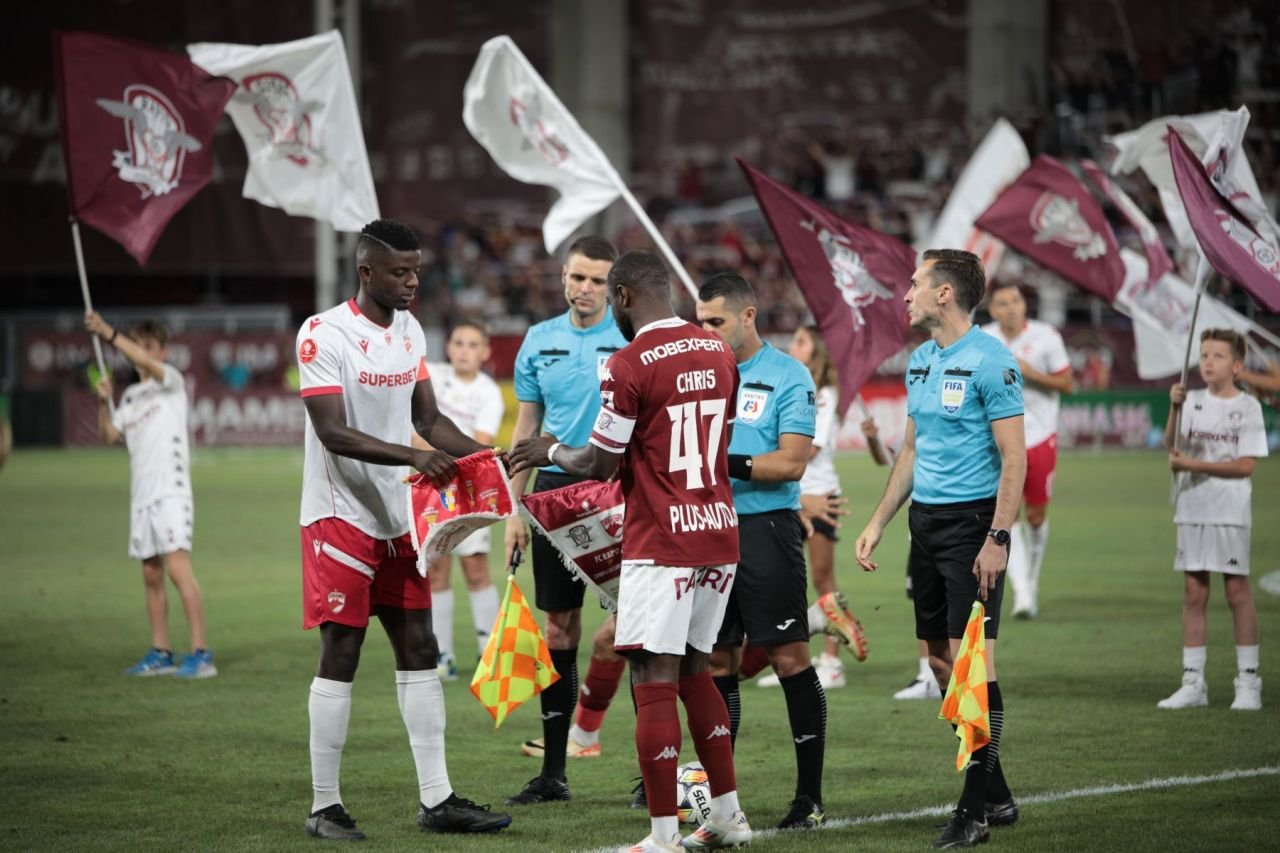 Remiza dintre Rapid și Dinamo, în imagini. Spectacol roș-alb-vișiniu, pe gazon și în tribune_37