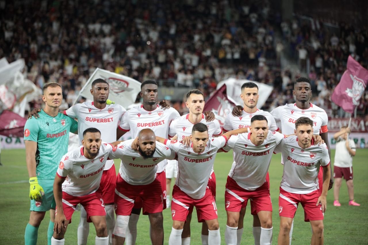 Remiza dintre Rapid și Dinamo, în imagini. Spectacol roș-alb-vișiniu, pe gazon și în tribune_38