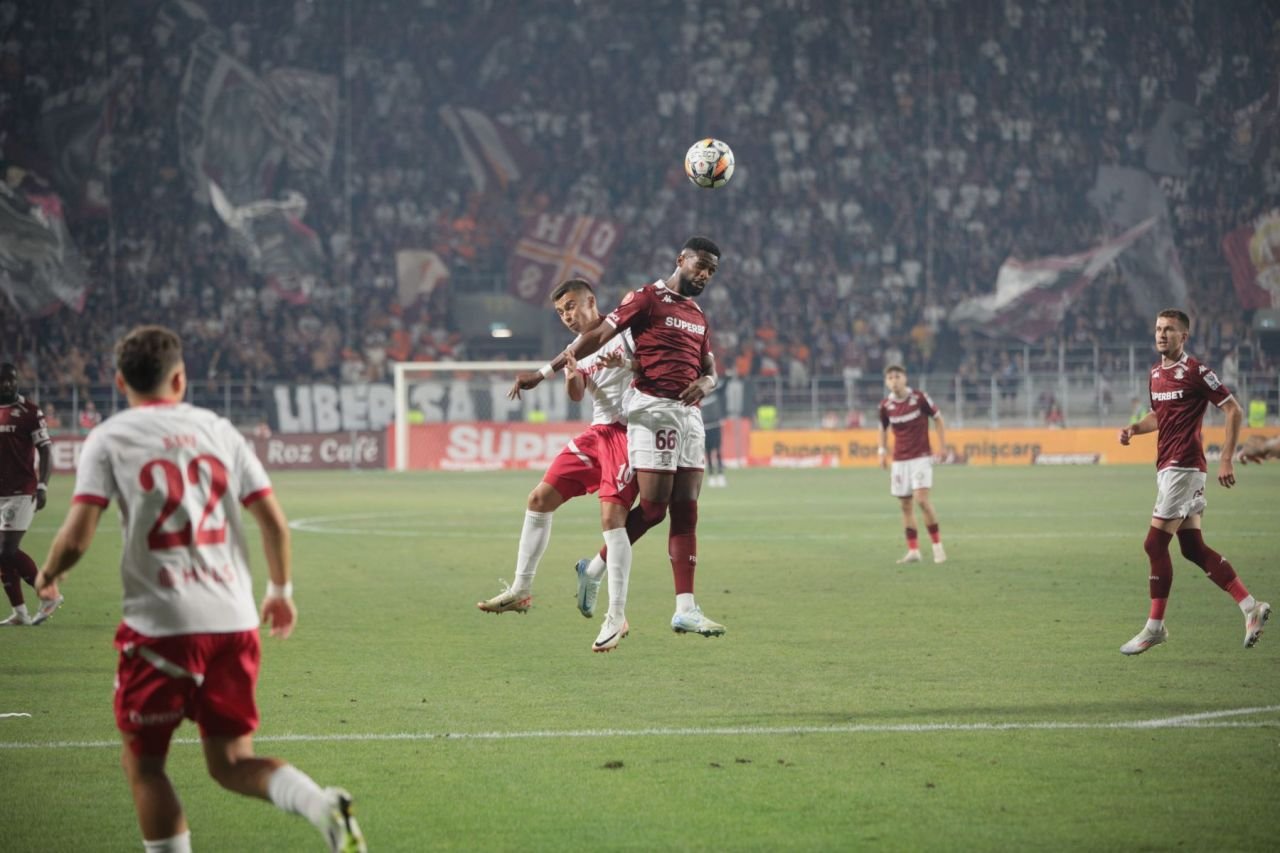 Remiza dintre Rapid și Dinamo, în imagini. Spectacol roș-alb-vișiniu, pe gazon și în tribune_44