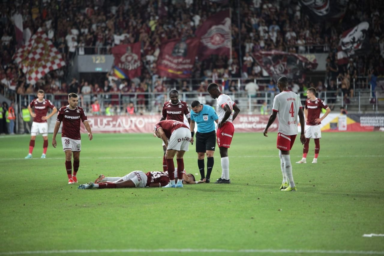 Remiza dintre Rapid și Dinamo, în imagini. Spectacol roș-alb-vișiniu, pe gazon și în tribune_48