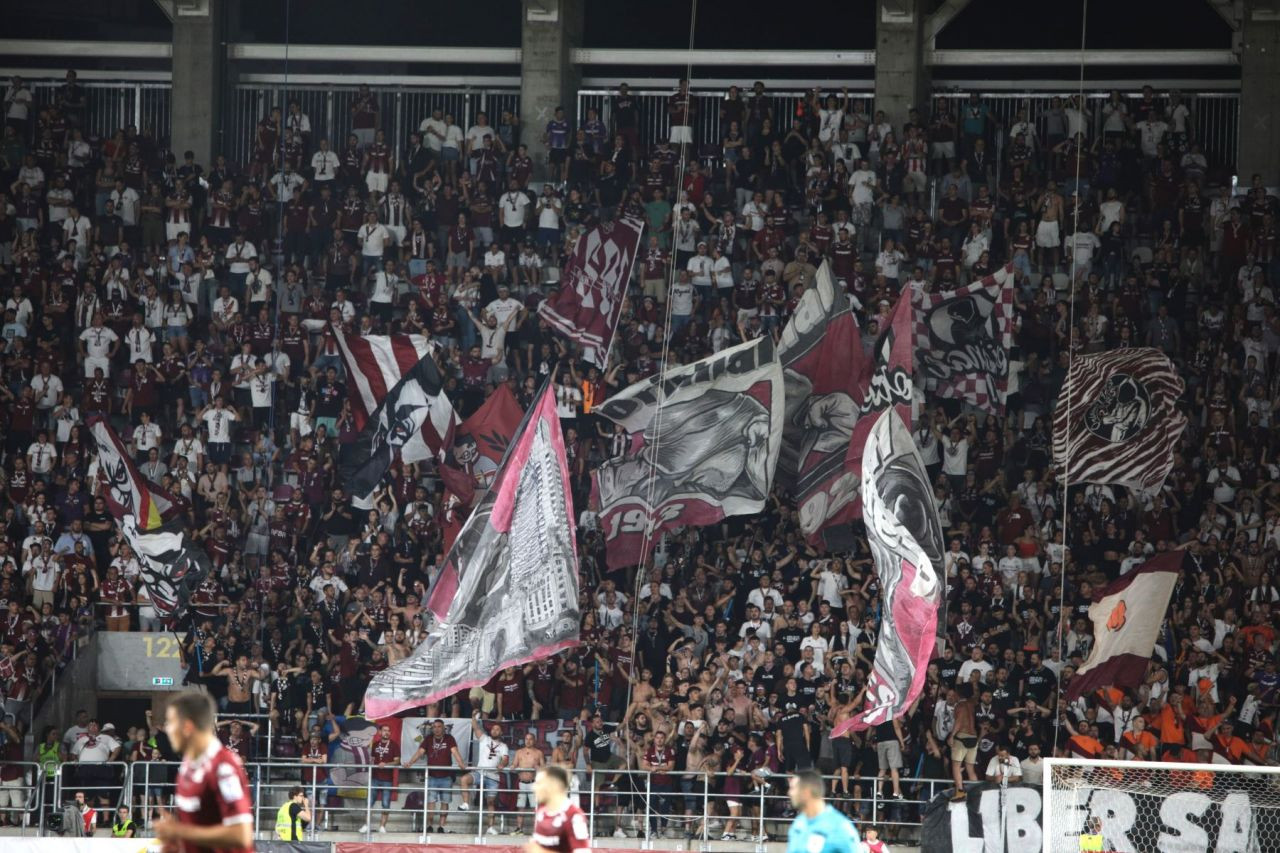 Transferul pregătit de Rapid, pus pe hold: &rdquo;M-a sunat Viorel Moldovan. Nu negociem&rdquo;