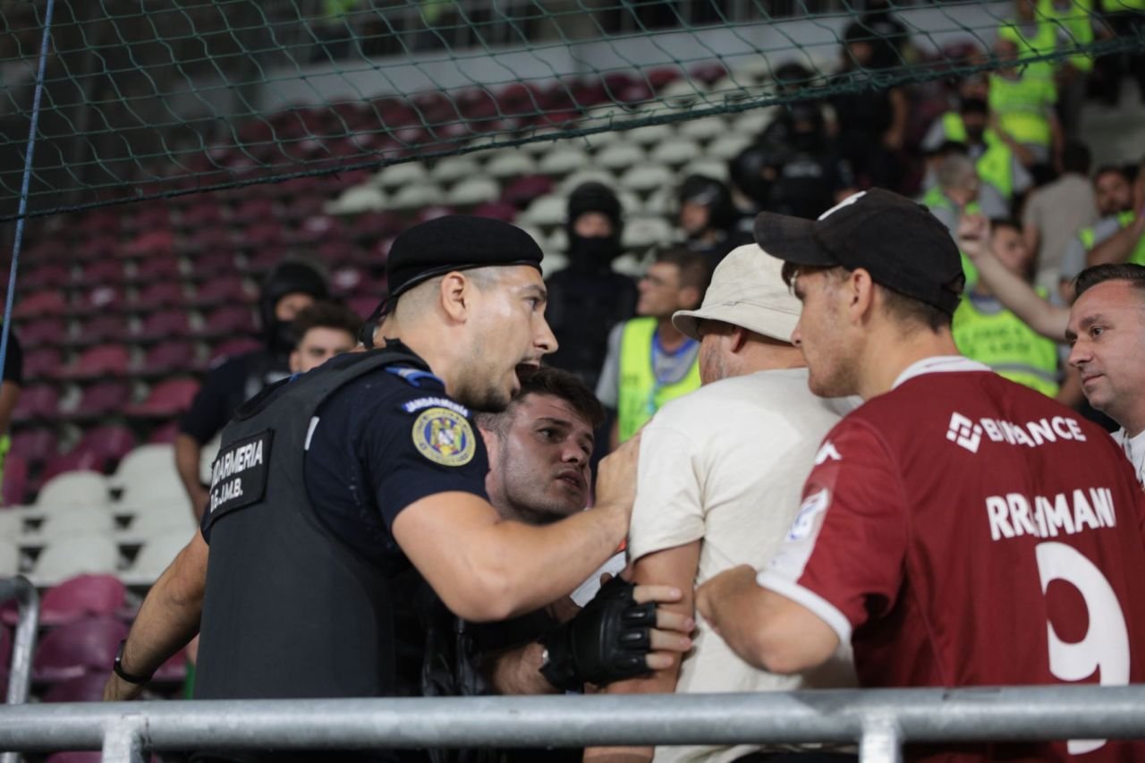 Fericiți de remiza din Giulești, câțiva fani dinamoviști au vrut să 