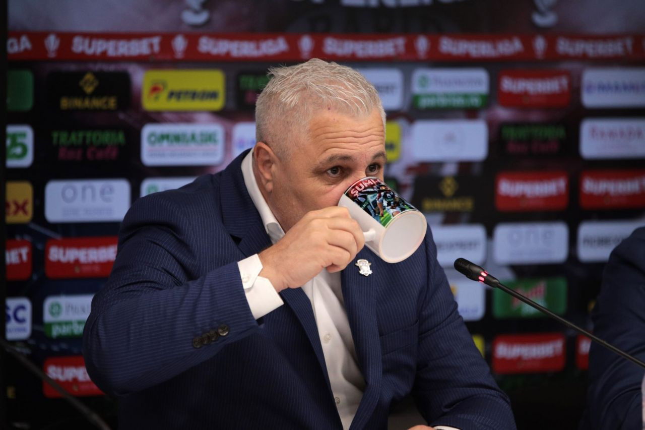 Sete de rezultate în Giulești! Clubul Rapid vinde deja căni dedicate revenirii lui Marius Șumudică_6