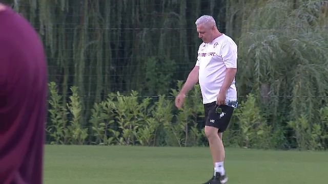 Imagini memorabile cu Marius Șumudică la revenirea în Giulești! Cum a decurs primul său antrenament_5